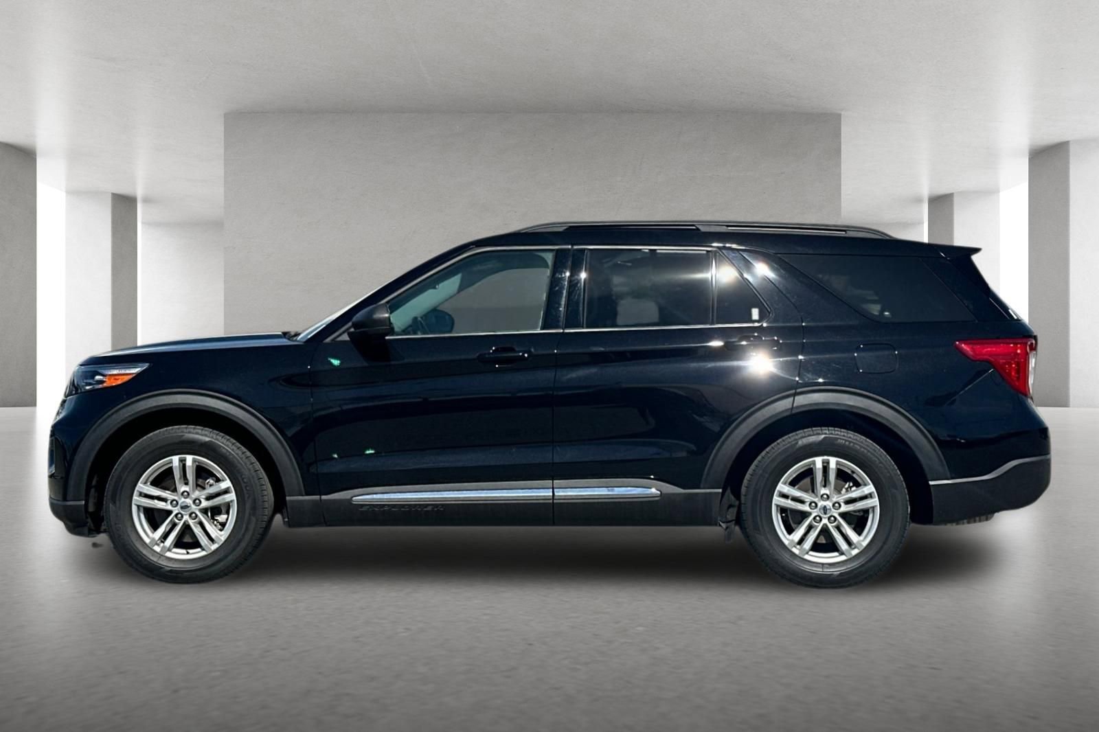 Used 2022 Ford Explorer XLT image 7