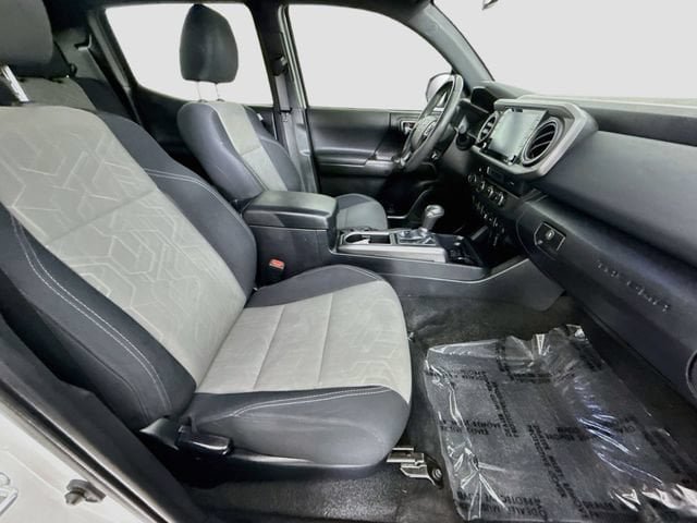 Certified 2022 Toyota Tacoma TRD Off-Road w/ Technology Package AWD/4WD image 27