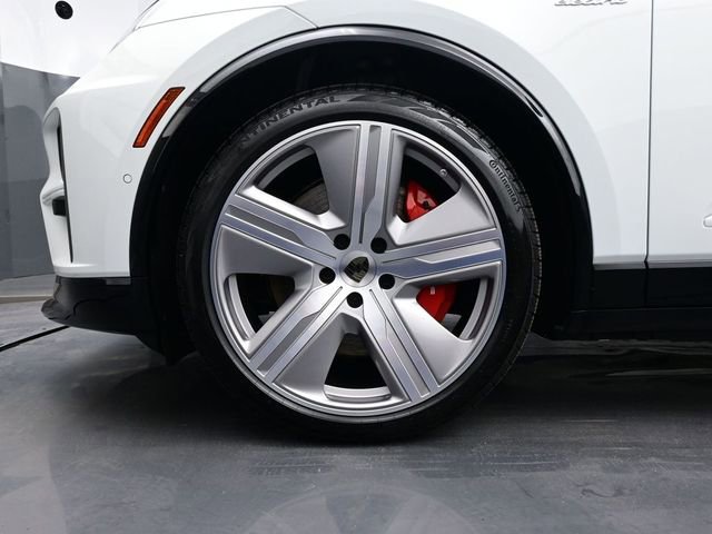 New 2026 Porsche Macan Turbo Electric image 6