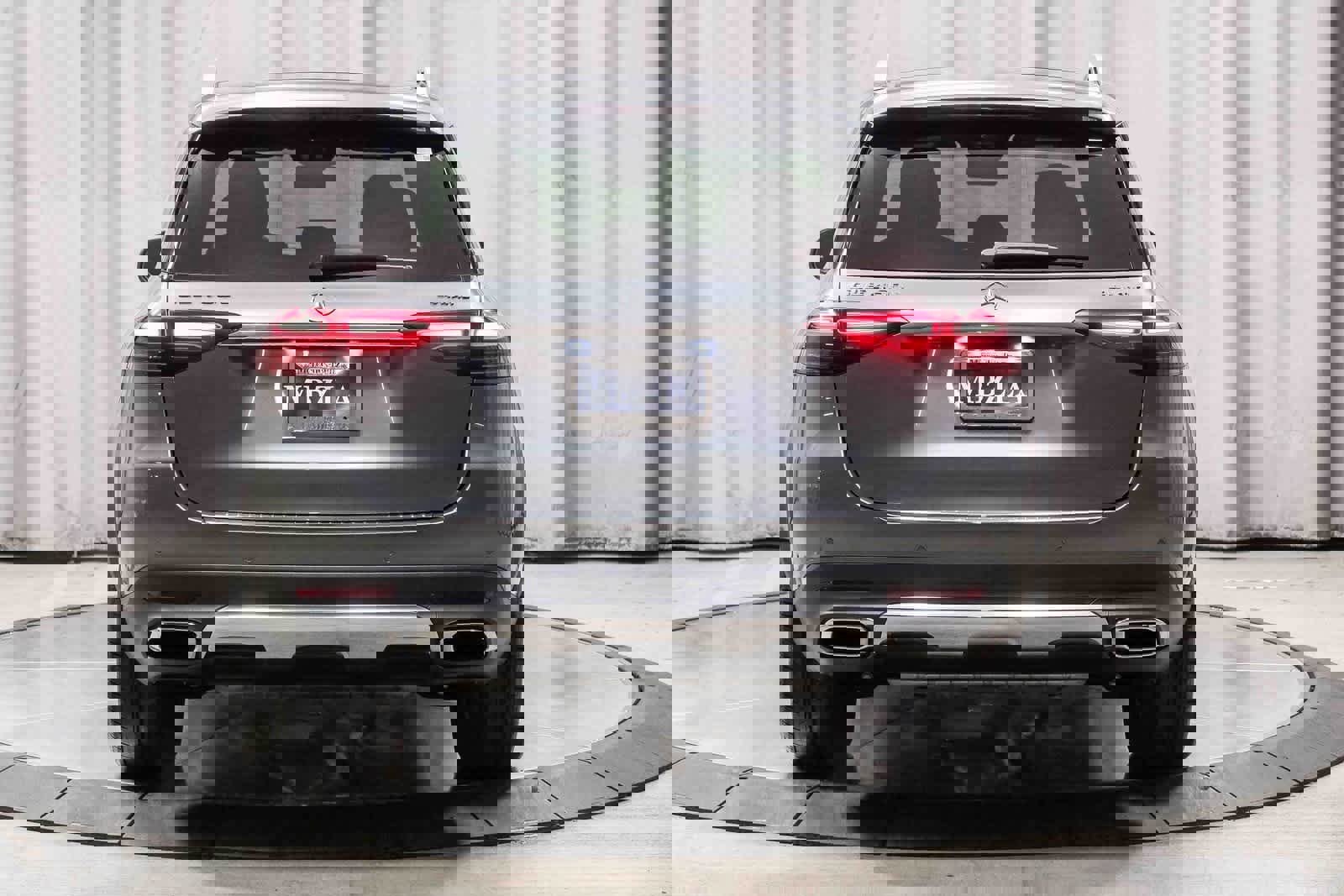 Used 2025 Mercedes-Benz GLE 450e 4MATIC image 3