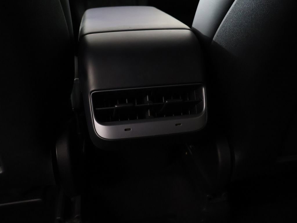 Used 2023 Tesla Model Y AWD image 45