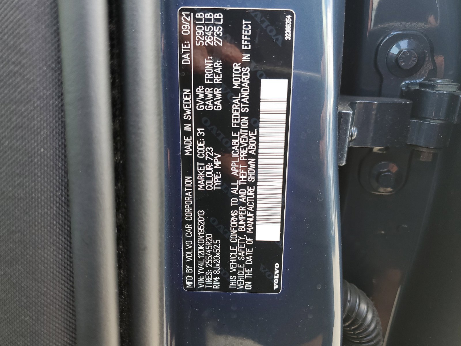 Used 2022 Volvo XC60 B5 Momentum w/ Protection Package Premier FWD image 37