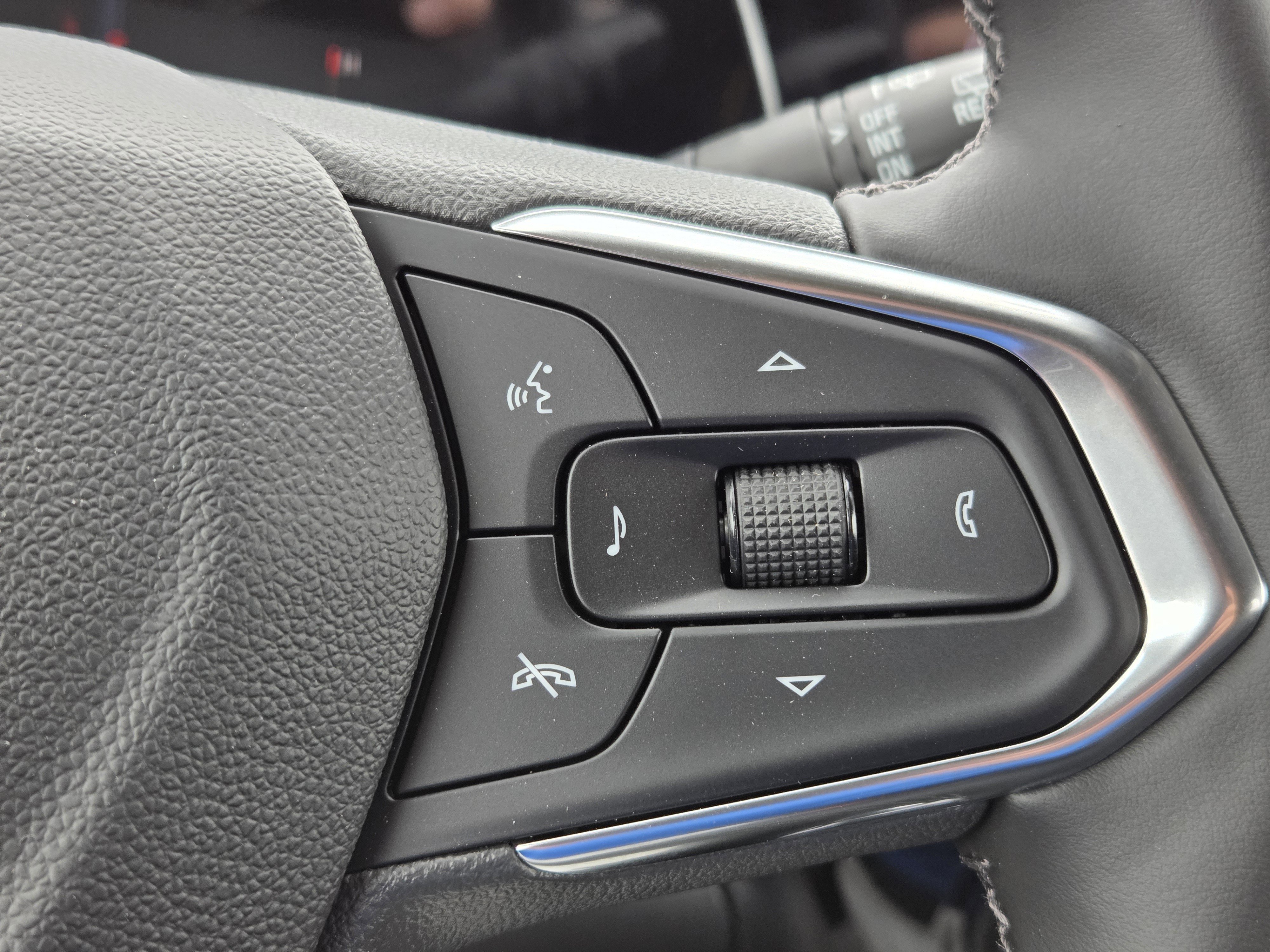 New 2026 Chevrolet Trax ACTIV w/ Sunroof Package FWD image 17