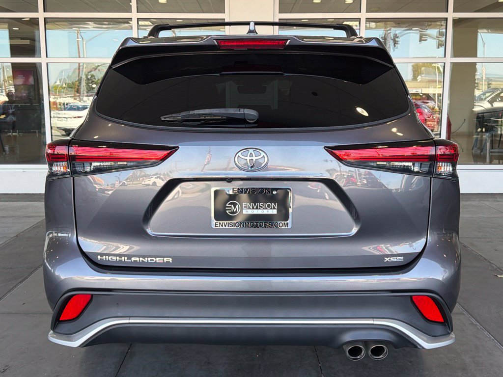 Certified 2021 Toyota Highlander XSE FWD image 13