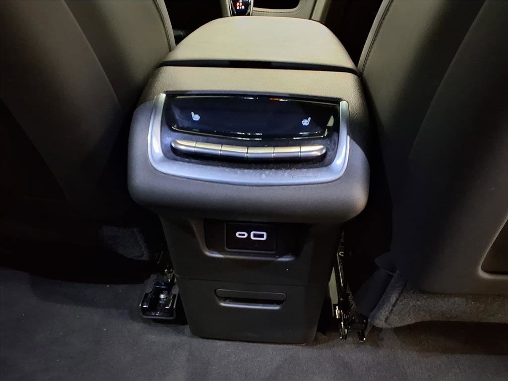 Certified 2024 Cadillac XT6 Sport w/ Technology Package image 16