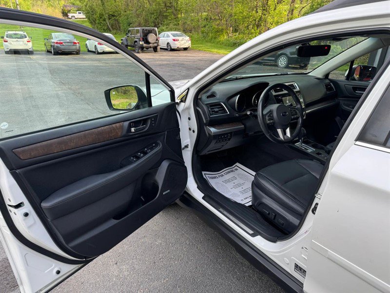Used 2017 Subaru Outback 3.6R Limited AWD/4WD image 9
