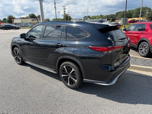 Used 2021 Toyota Highlander XSE AWD/4WD image 6