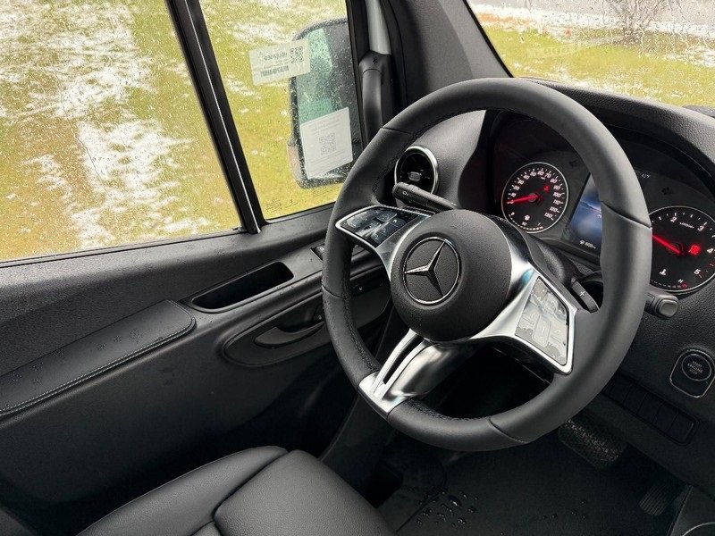 New 2026 Mercedes-Benz Sprinter 2500 image 9