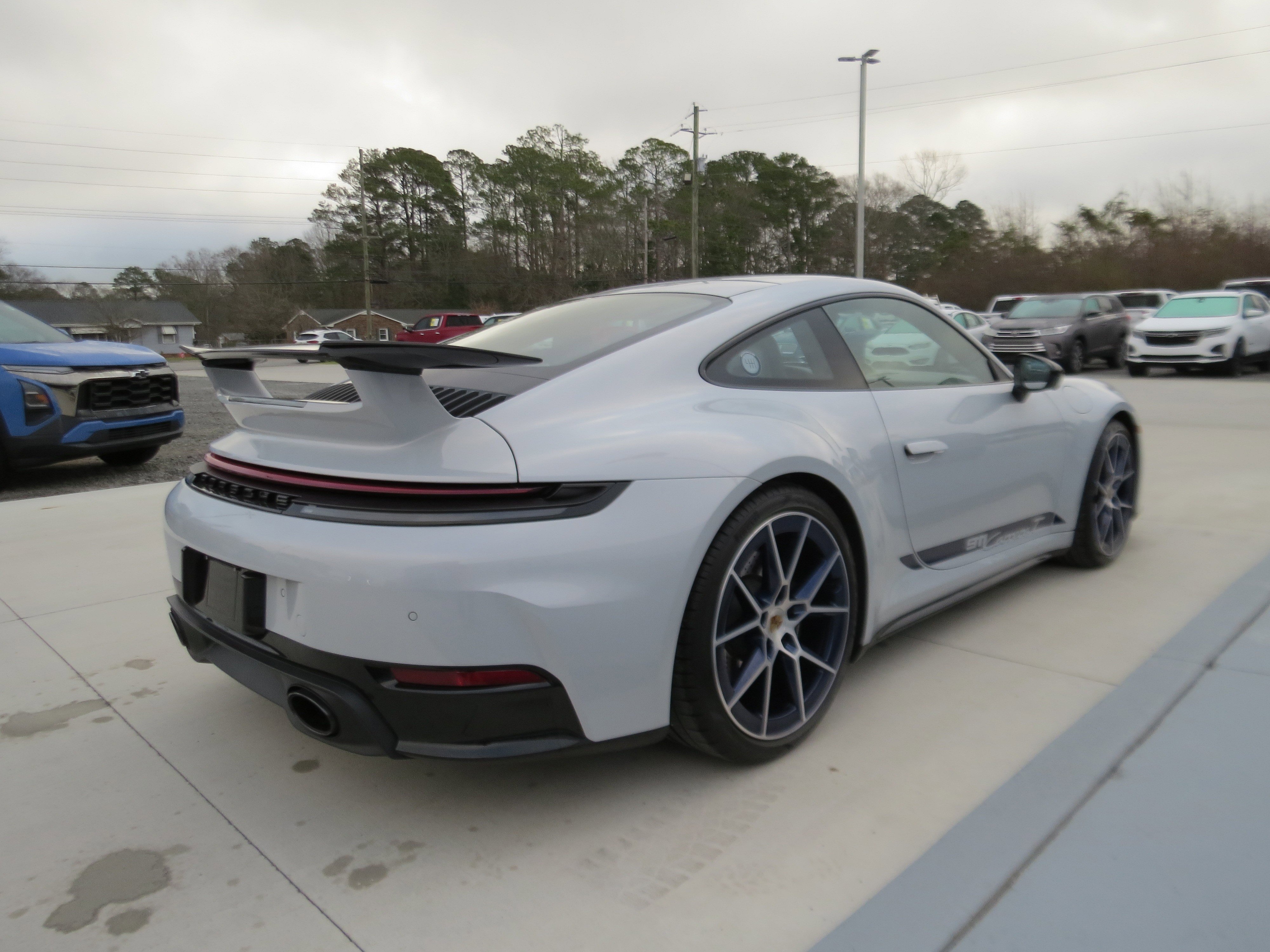 Used 2025 Porsche 911 Carrera T RWD image 6
