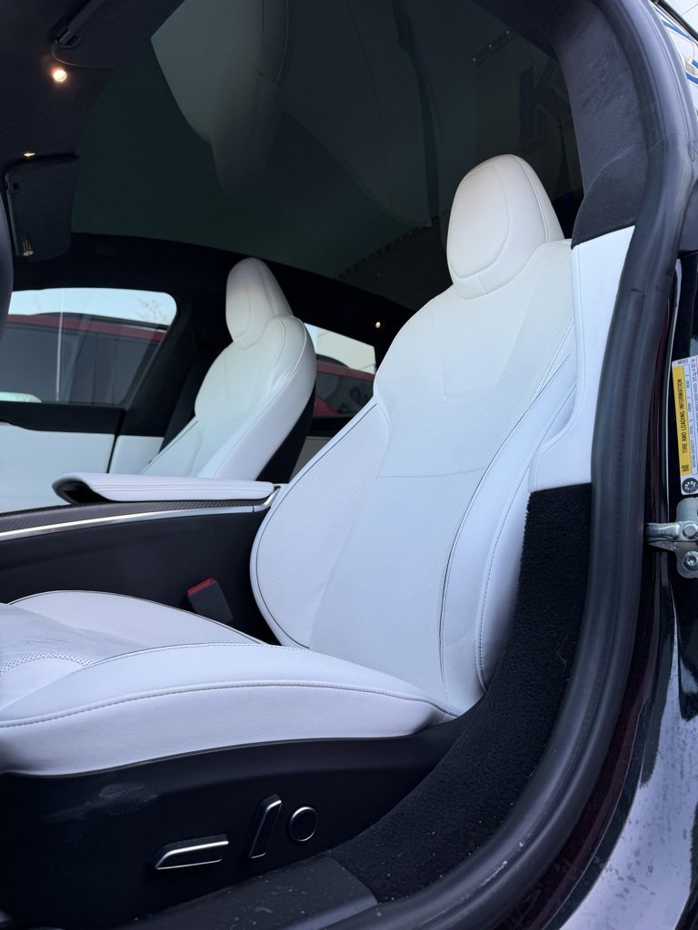 Used 2022 Tesla Model S Plaid image 3