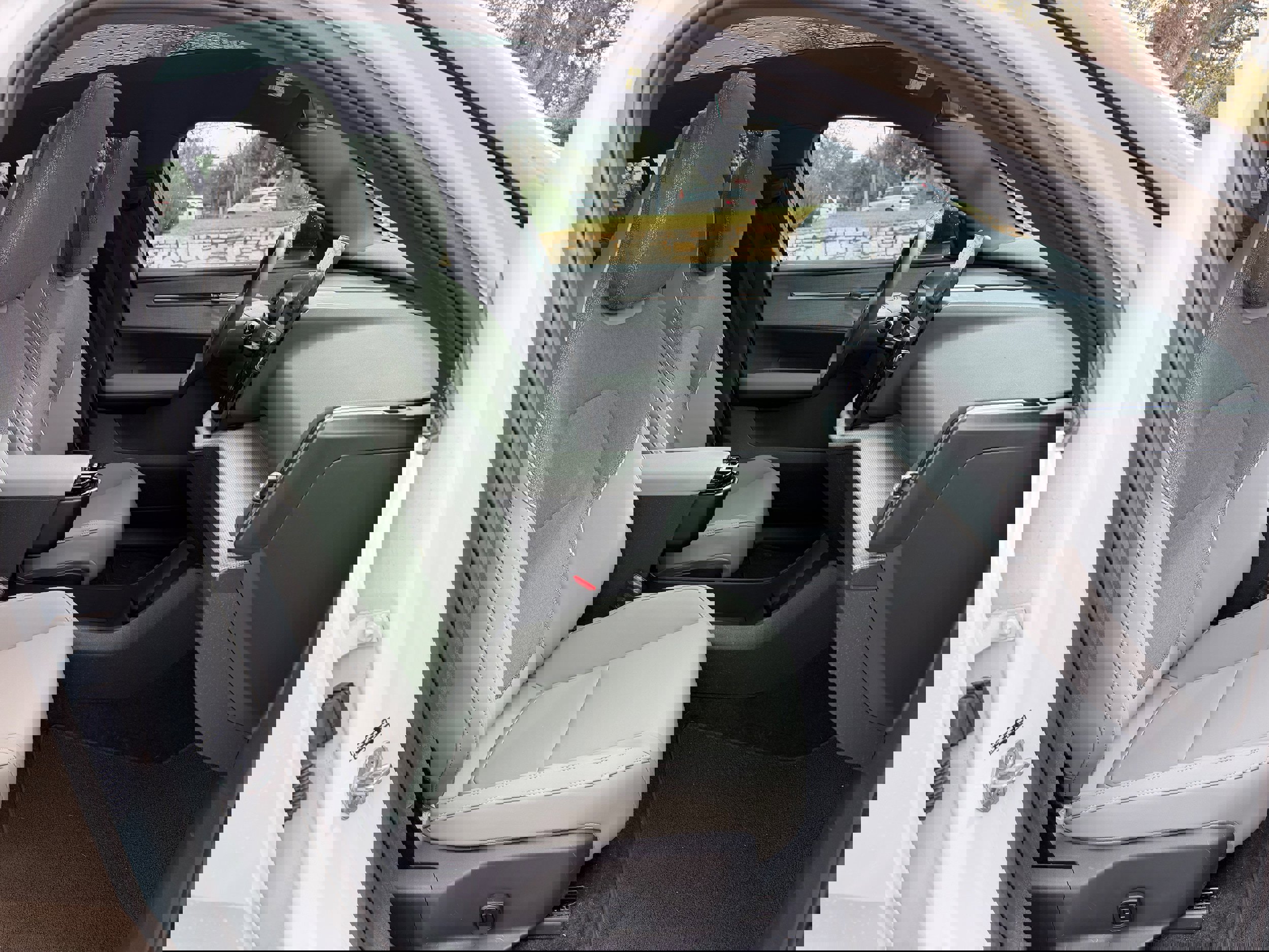 Certified 2025 Volvo EX30 Plus w/ Climate Package image 10