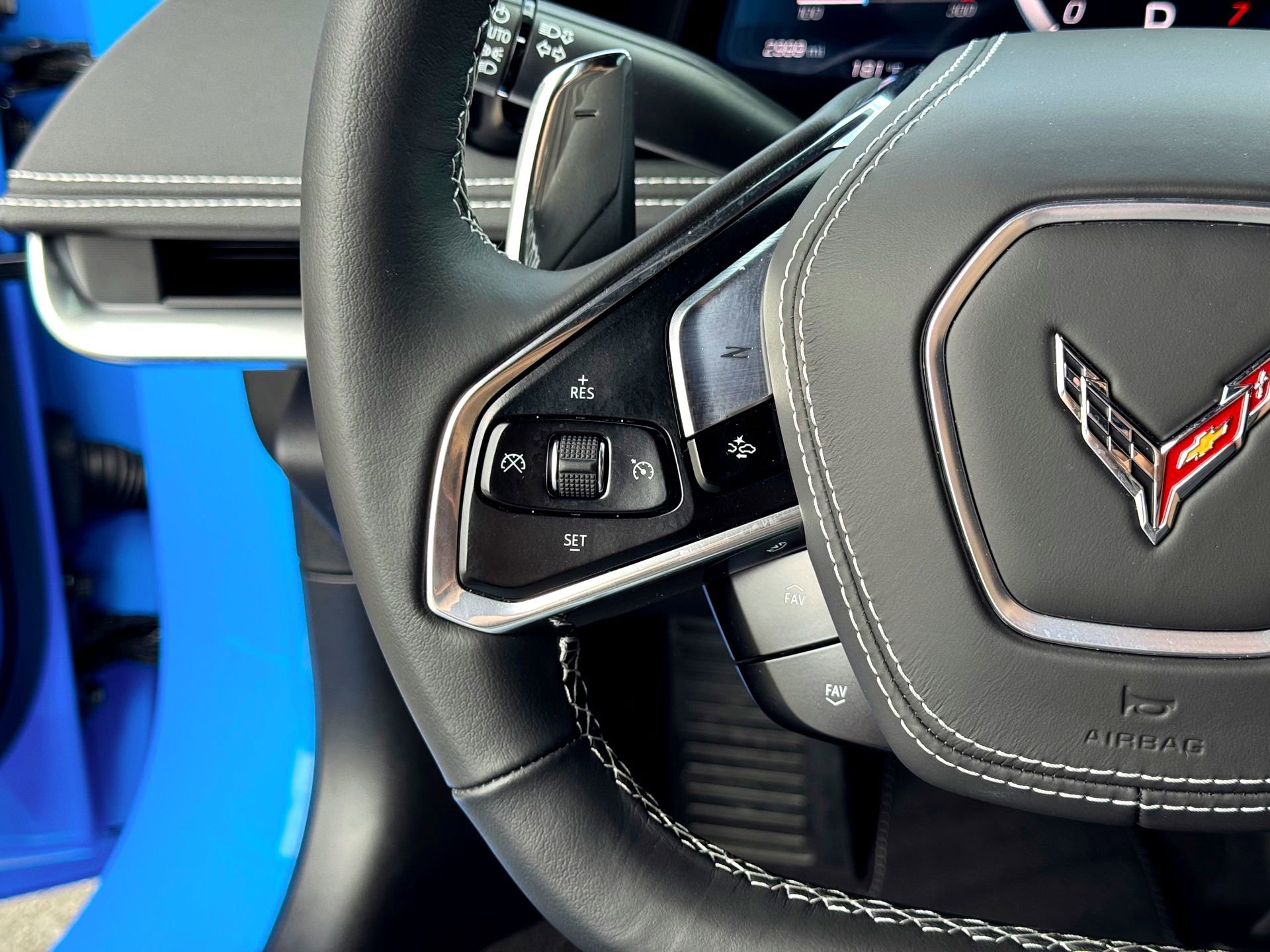 Used 2025 Chevrolet Corvette Stingray Coupe w/ 1LT image 32