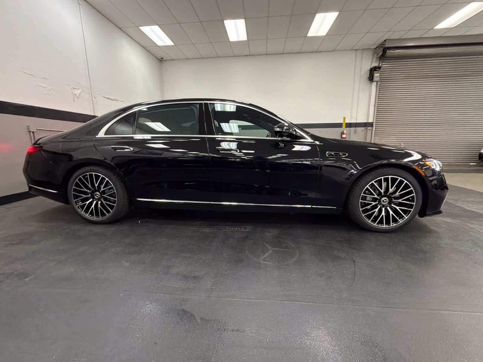 New 2027 Mercedes-Benz S 580 4MATIC Sedan image 3