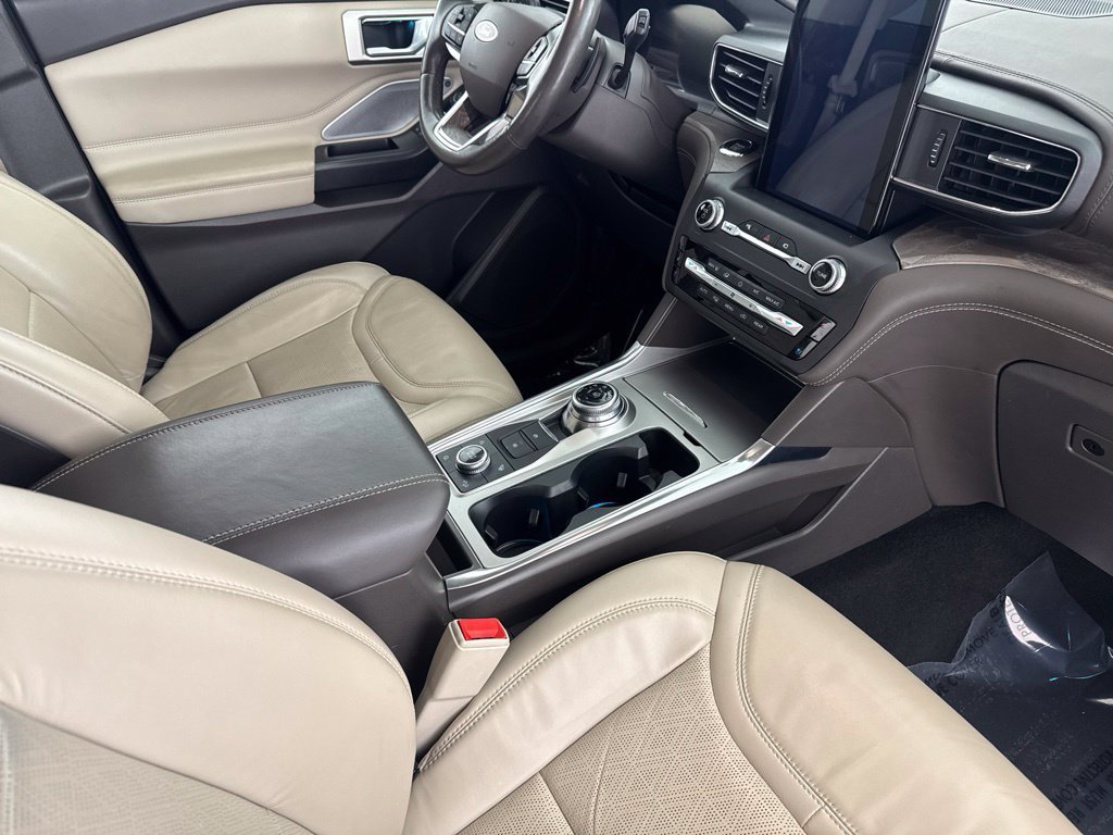 Used 2020 Ford Explorer Platinum w/ Premium Technology Package AWD/4WD image 23
