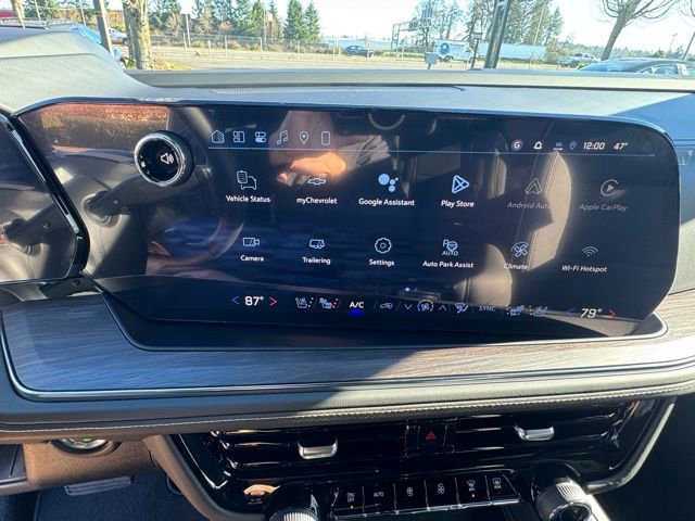 New 2026 Chevrolet Suburban Premier image 27