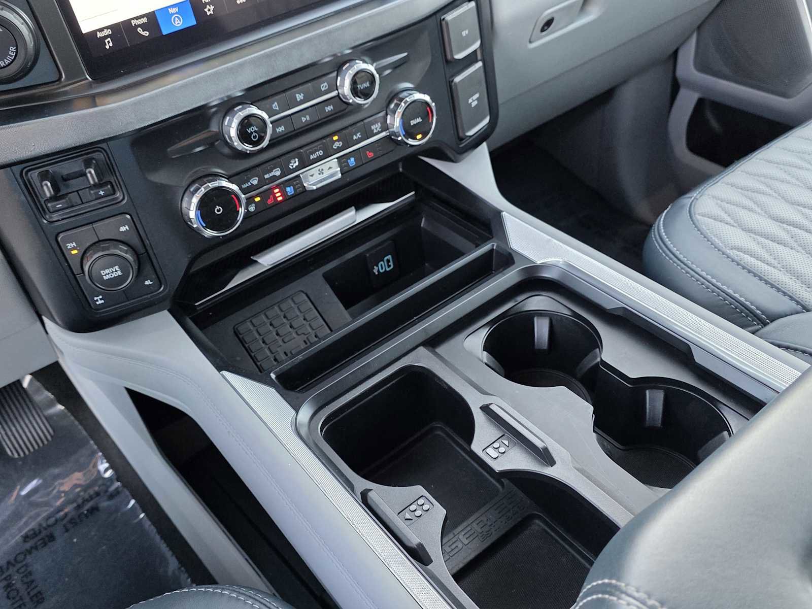 Used 2024 Ford F350 Limited w/ FX4 Off-Road Package image 27