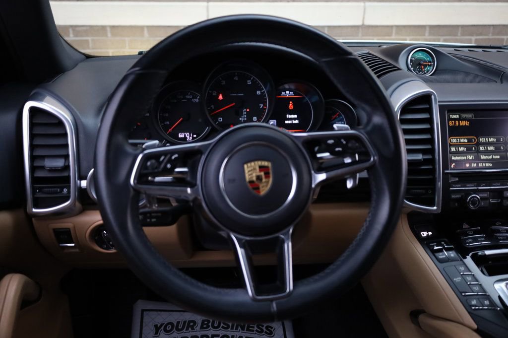 Used 2016 Porsche Cayenne image 27