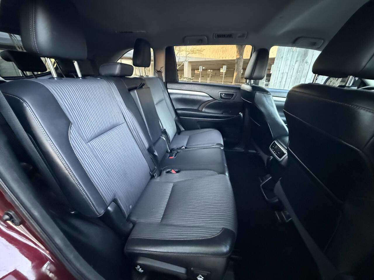 Used 2015 Toyota Highlander Plus FWD image 40