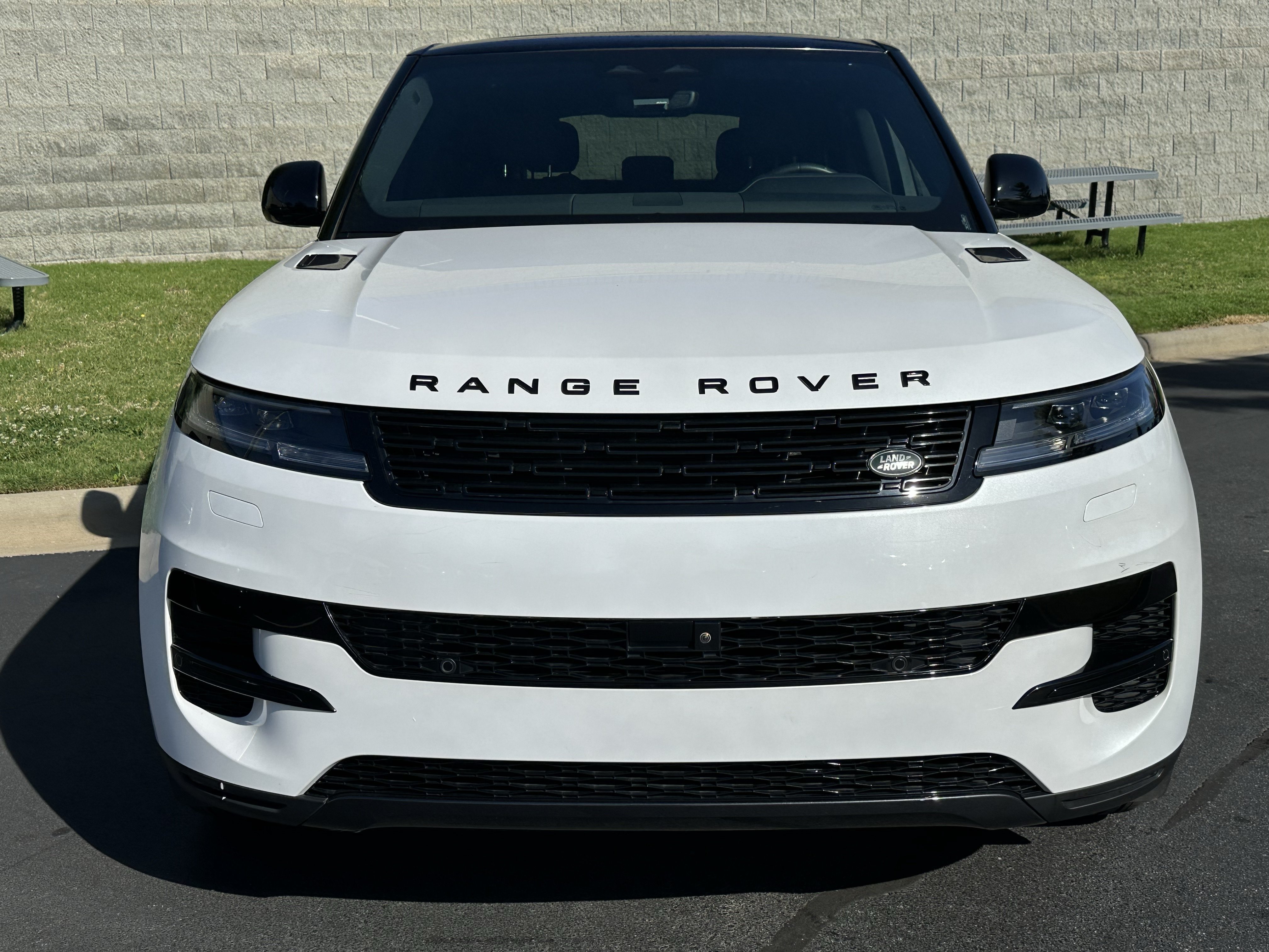 Used 2024 Land Rover Range Rover Sport SE AWD/4WD image 34