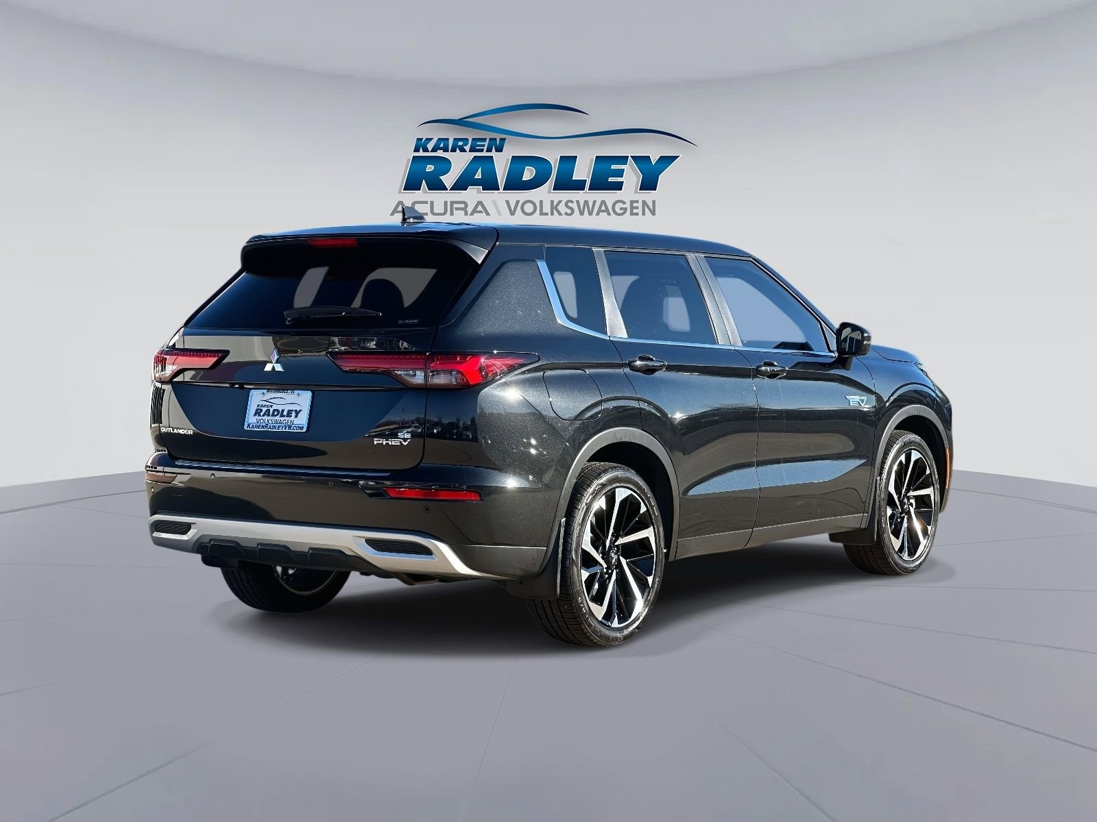 Used 2023 Mitsubishi Outlander SE video 2