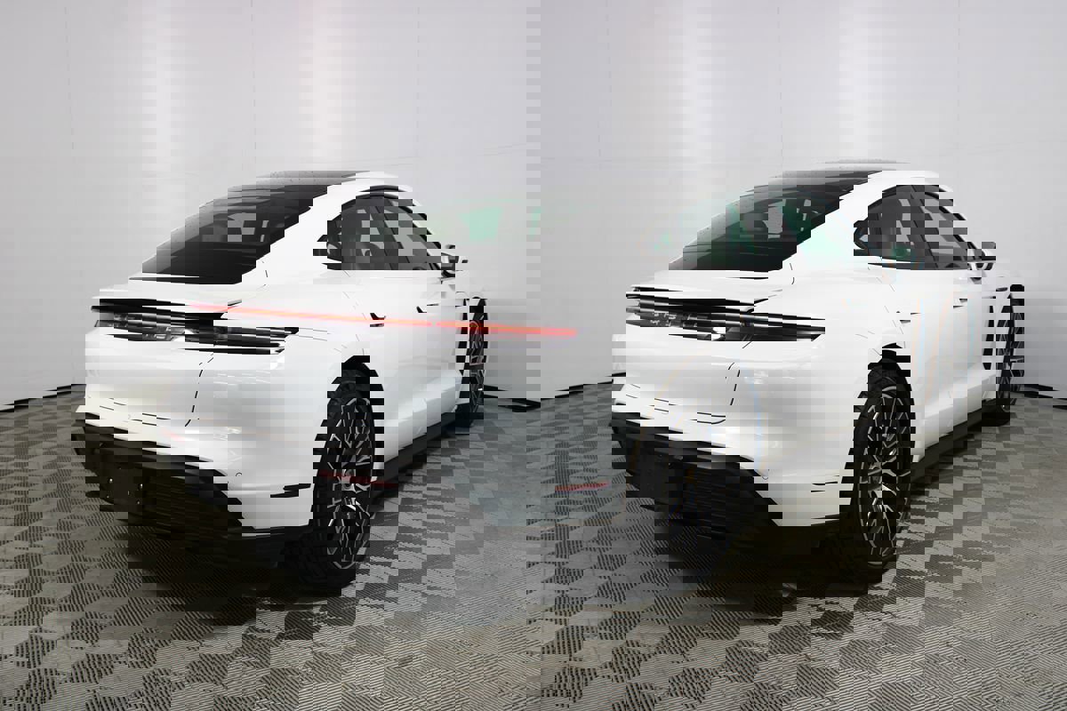 Used 2022 Porsche Taycan image 44