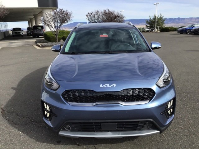 Used 2022 Kia Niro EX image 3