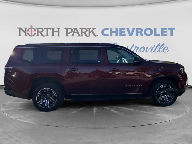 Used 2024 Jeep Wagoneer L 4WD w/ Premium Group I image 2