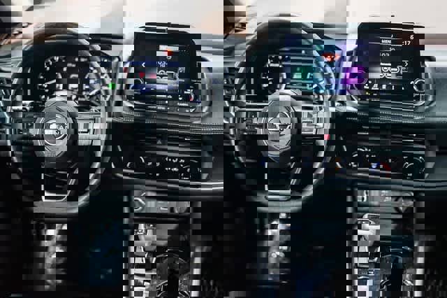 Used 2023 Nissan Rogue S image 10