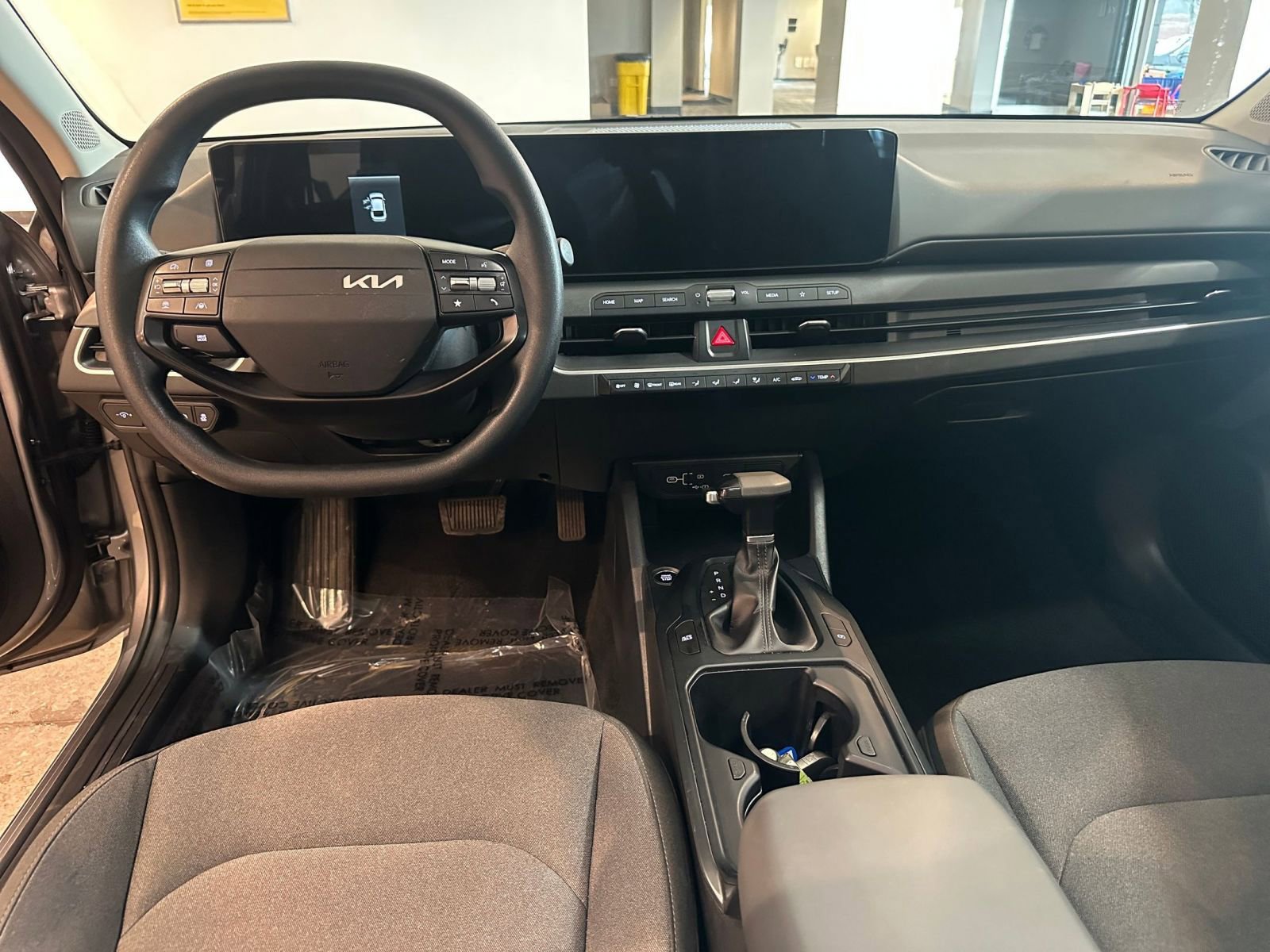 Used 2025 Kia K4 LXS image 33