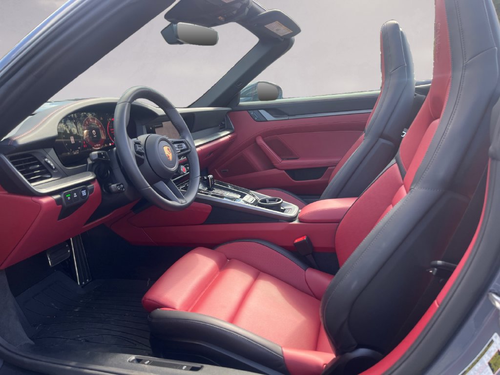 Used 2025 Porsche 911 Carrera RWD image 9
