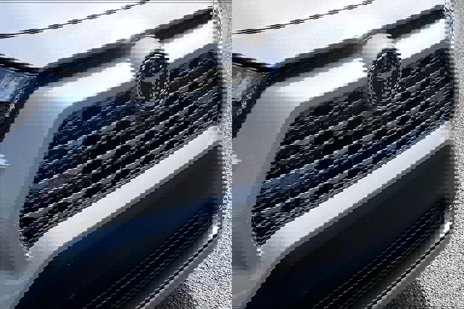 Used 2025 Toyota RAV4 Limited w/ Weather Package image 30