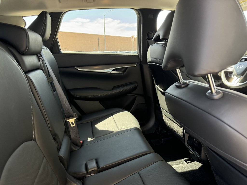 Used 2023 INFINITI QX50 Luxe image 39