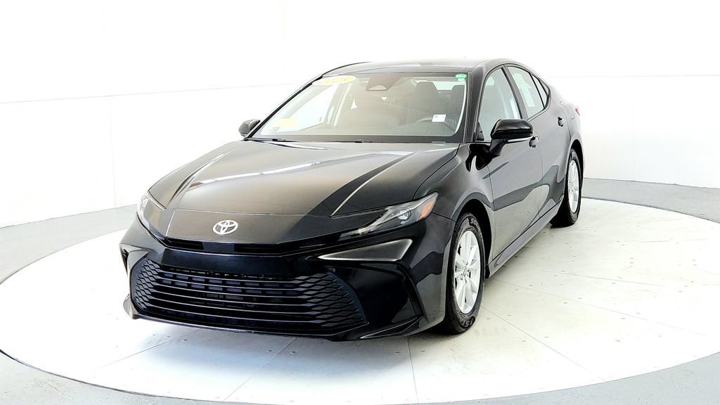 Used 2025 Toyota Camry LE FWD image 2