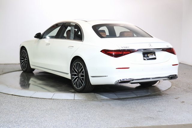 Used 2023 Mercedes-Benz S 580 4MATIC Sedan image 2