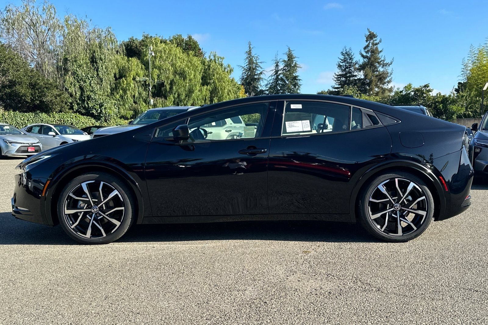 New 2026 Toyota Prius Plug-In Hybrid FWD image 6