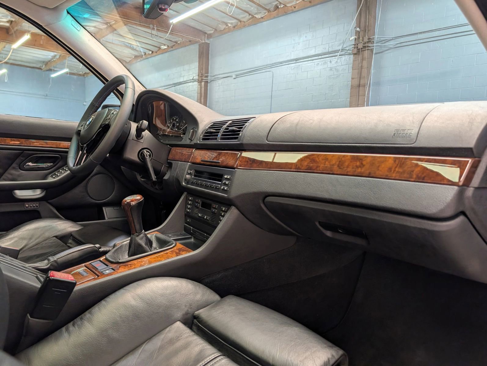 Used 2001 BMW 540i Sedan image 11