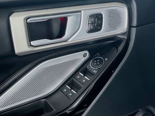 Used 2023 Ford Explorer Platinum w/ Technology Package image 12