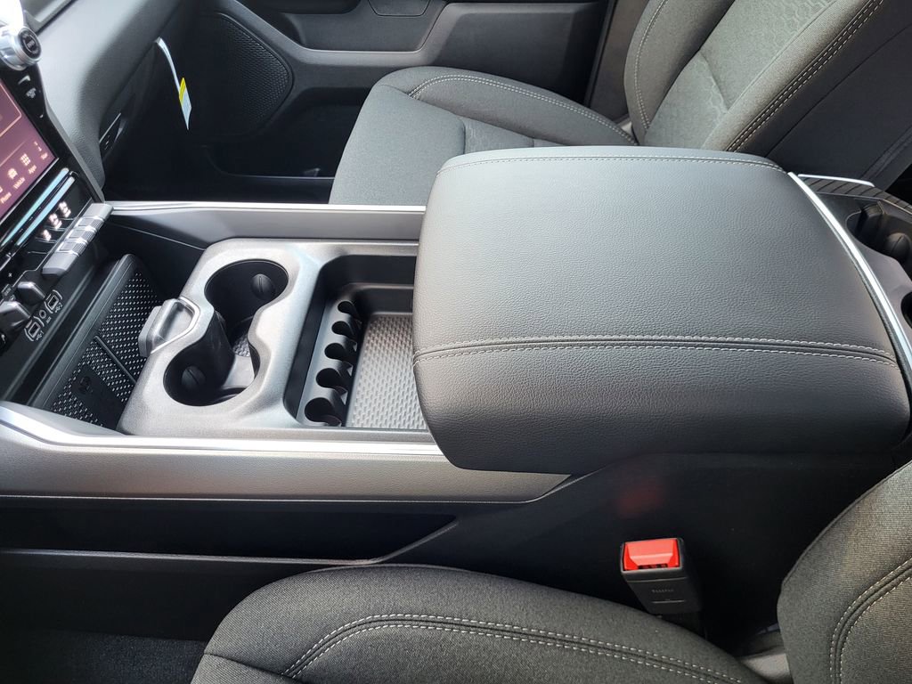 New 2026 RAM 1500 4x4 Crew Cab image 28