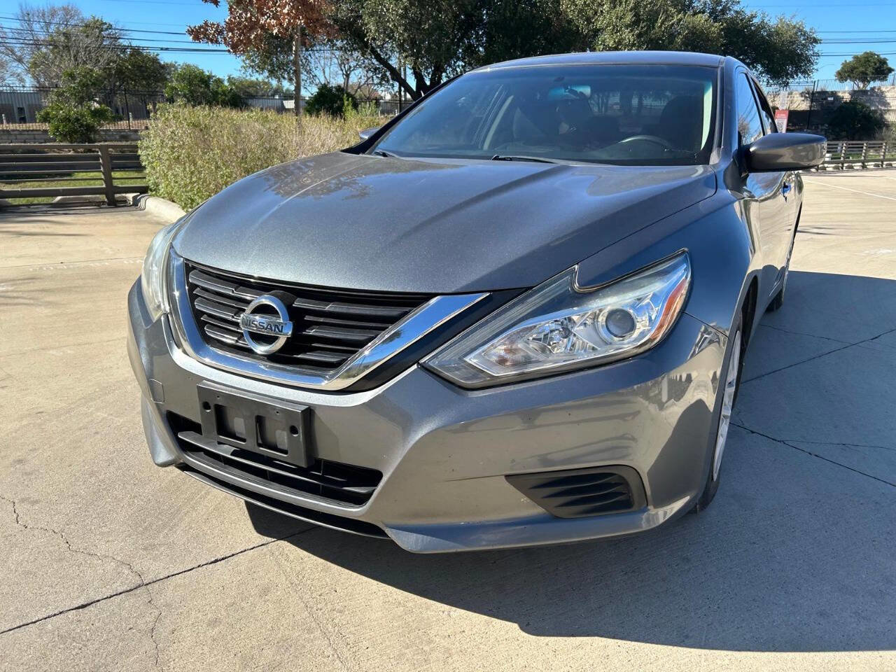 Used 2018 Nissan Altima 2.5 S w/ S Convenience Package image 3