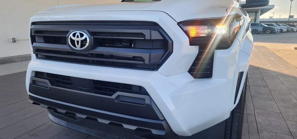 Used 2024 Toyota Tacoma SR image 2