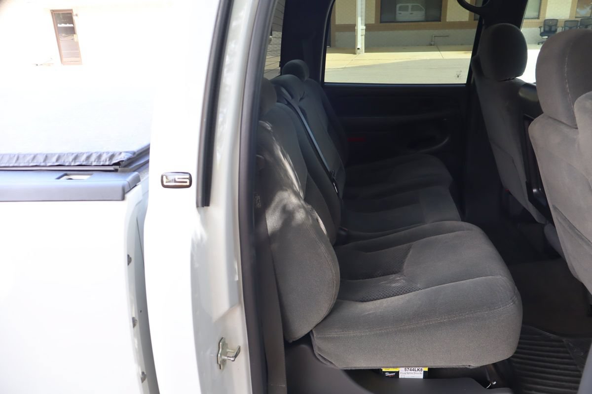 Used 2004 Chevrolet Silverado 3500 LS w/ Heavy-Duty Power Package RWD image 22