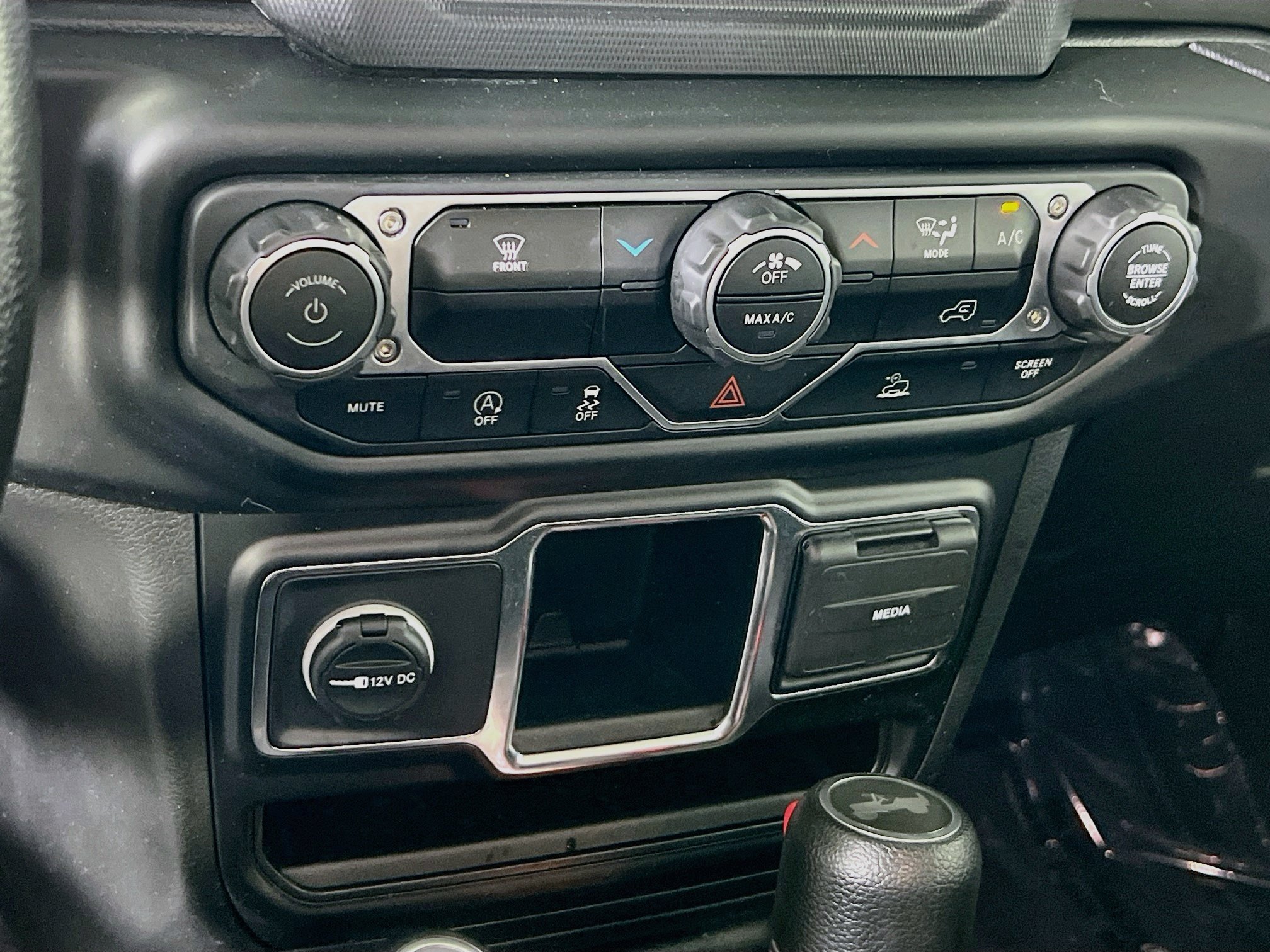 Used 2023 Jeep Wrangler Sport AWD/4WD image 15