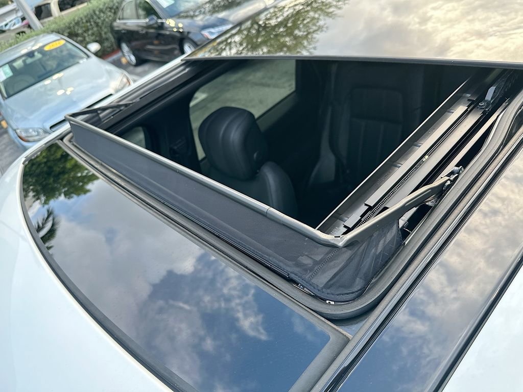 Used 2020 Land Rover Range Rover Sport HSE image 27