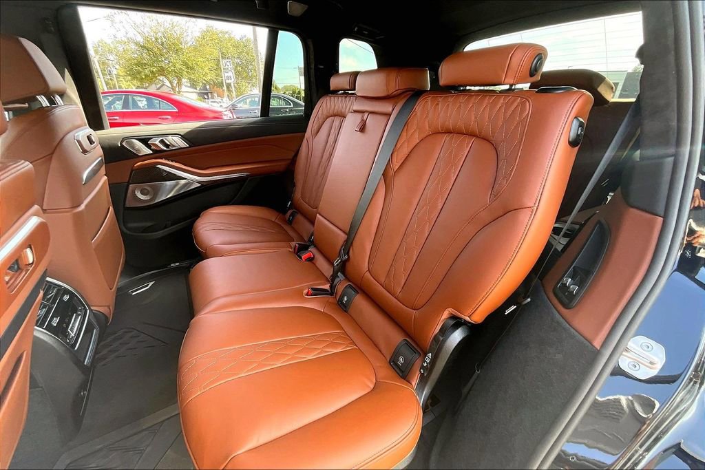 New 2026 BMW X7 M60i image 23
