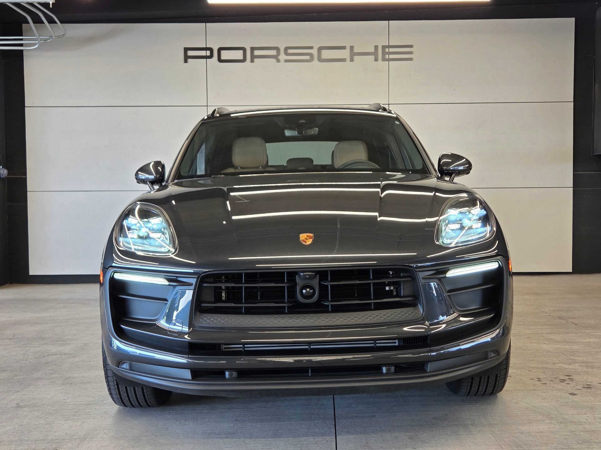 Certified 2026 Porsche Macan AWD/4WD image 27