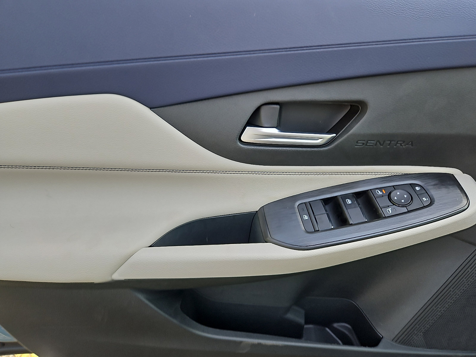 New 2026 Nissan Sentra SL w/ Floor Mat Package FWD image 10