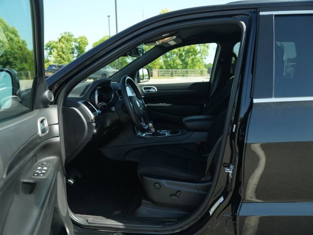 Used 2022 Jeep Grand Cherokee Laredo E RWD image 12