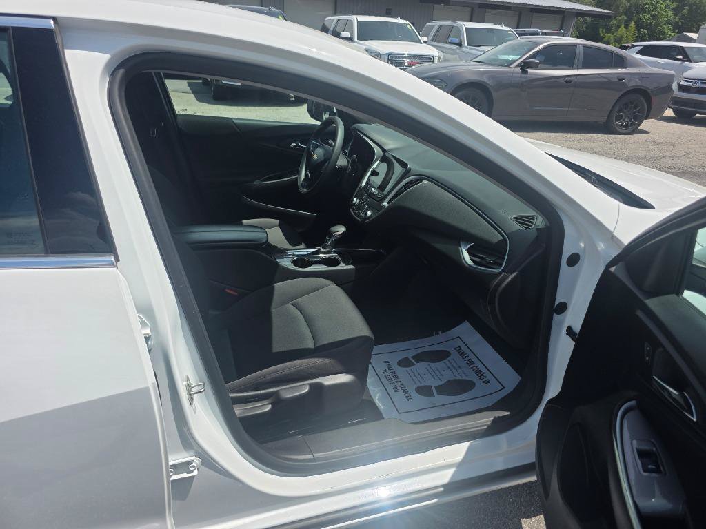 Used 2023 Chevrolet Malibu LT FWD image 9