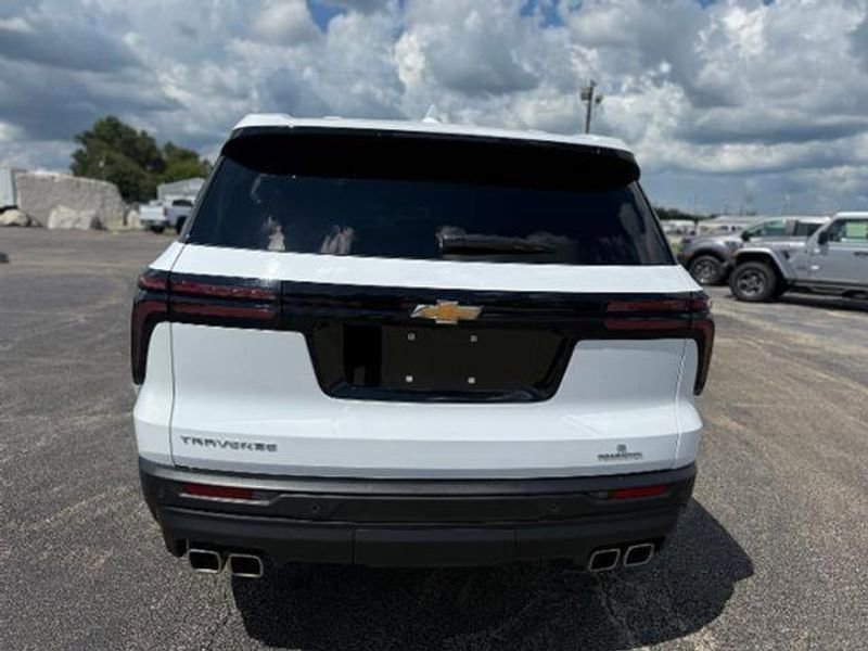Used 2024 Chevrolet Traverse LS image 50
