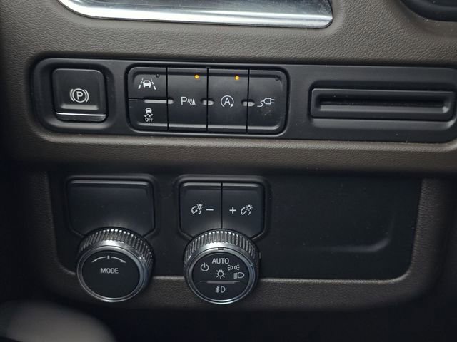 Used 2021 GMC Yukon SLT w/ SLT Premium Package image 18